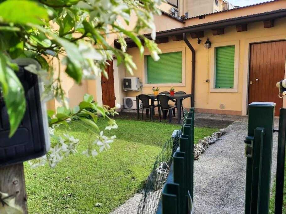 La Casa Di Davide Con Giardino E Garage Apartment Verona Ngoại thất bức ảnh